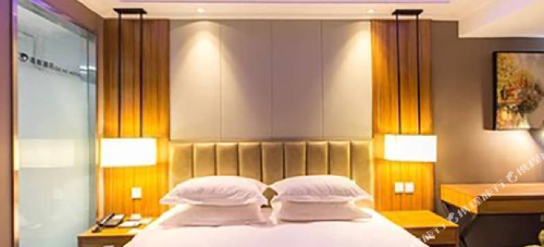 沃菲特主题酒店(郑州经北六路店)图片