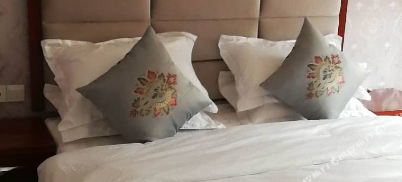 海螺沟沫水河畔精品客栈图片