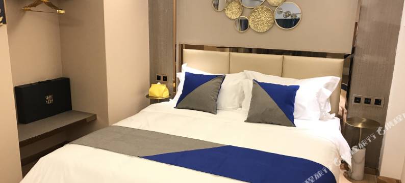 甜果璀璨公寓(佛山季华六路地铁站店)图片