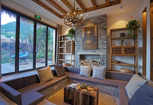 Vine Villa Hotel Overview