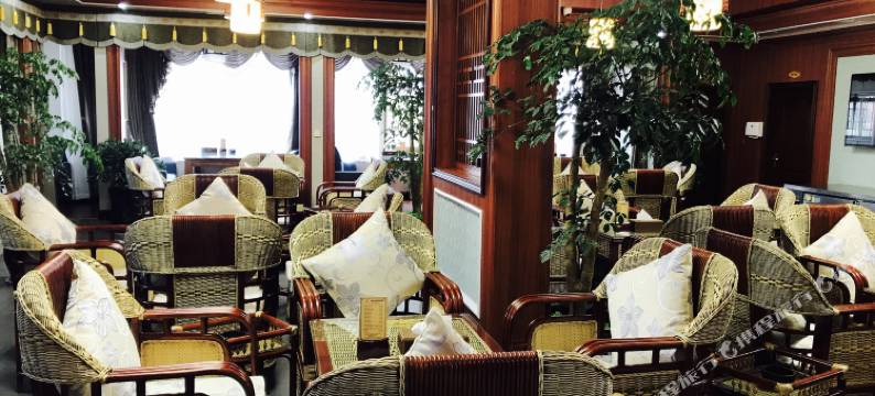 八宿泰洪主题酒店图片