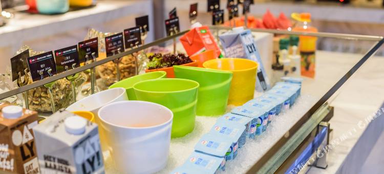 宜尚PLUS酒店(武汉东湖学院大花岭地铁站店)图片