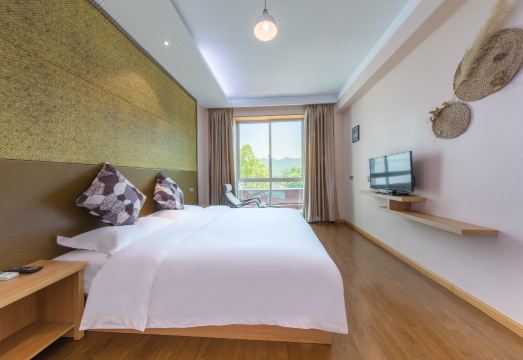 Floral Hotel · Your House in Yongjia Hotel Overview
