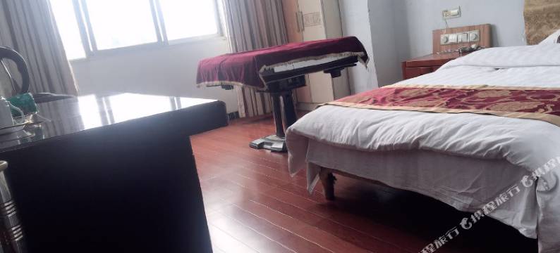 富宁万隆商务宾馆图片