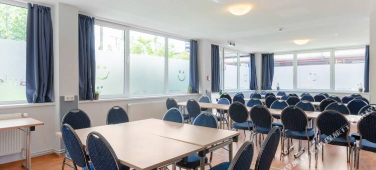 法兰克福加鲁斯维亚特尔A&O经济型连锁酒店(a&o Frankfurt Galluswarte)图片