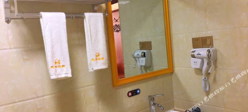 安福爽峰客栈(武功山店)图片