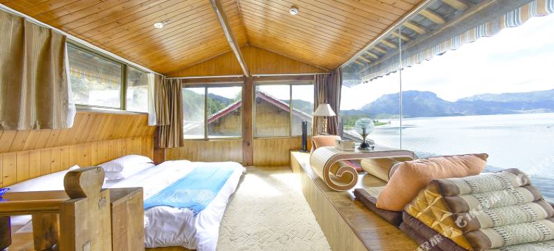 泸沽湖糊涂岁月客栈图片