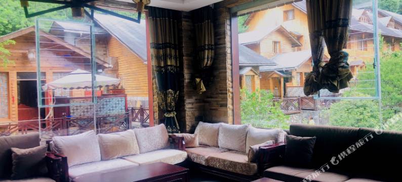 海螺沟木林森村温泉酒店图片