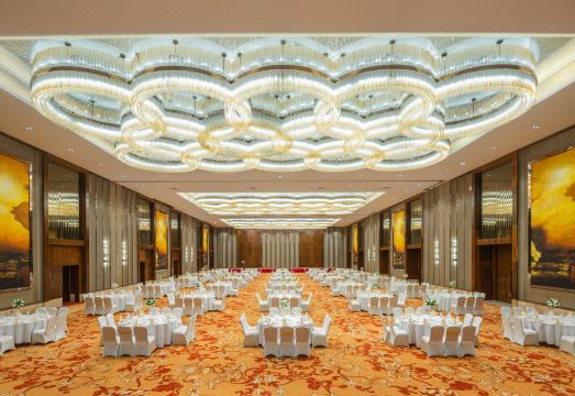 Crowne Plaza Dalian Sports Center Hotel Overview