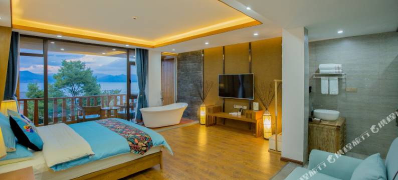 泸沽湖匠心湖畔酒店图片