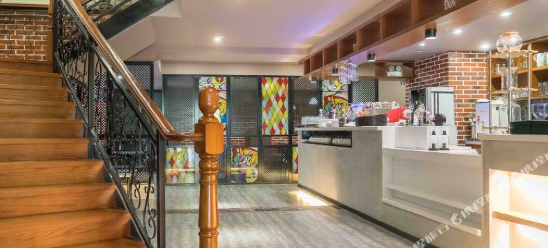 华一酒店(武汉汉口火车站泛海CBD店)图片