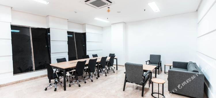 超级OYO联排别墅1号酒店萨伦巴(Super OYO Townhouse 1 Hotel Salemba)图片