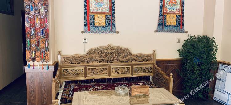 新龙梁昂孜荣大酒店图片