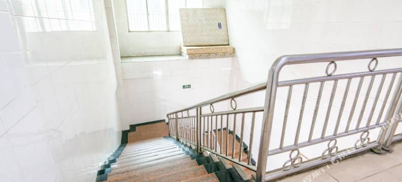 OYO满园春住宿(深圳国际会展中心店)图片