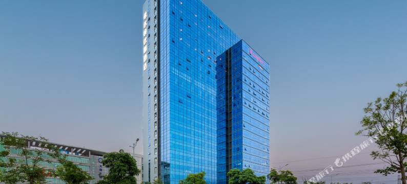 深圳坪山高铁站希尔顿欢朋酒店图片