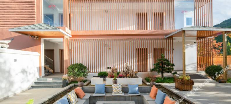 泸沽湖洛隐人文酒店图片