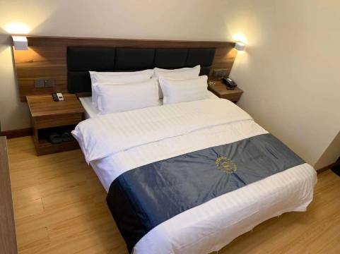 曲周尚峰电竞酒店