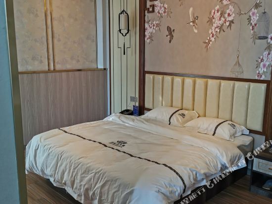 阿荣旗兴龙泉洗浴宾馆    分(暂无点评) 158起距离870米立即预订