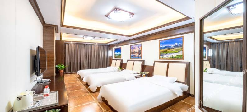 芒康云上小湾五号温泉酒店图片