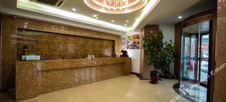 派柏·云酒店(鞍山大润发店)图片
