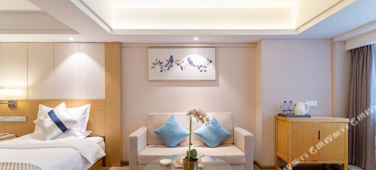 云上·漫居酒店(贵阳观山湖会展中心金融城店)图片