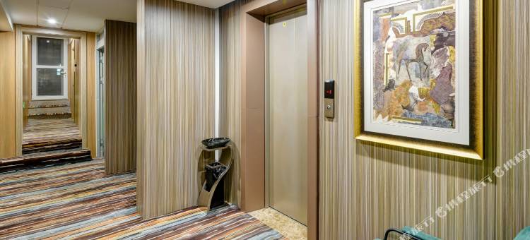 花筑·栖霞曼逸精品酒店(栖霞汽车站店)图片