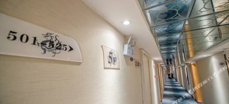 三间房精品连锁酒店(邵东缤纷环球城人民医院店)图片