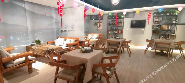 TOWO上品酒店(苍溪大润发超市店)图片