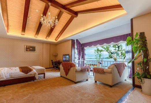 Tianguang Yueying Hotel (Xichang Qionghai Wetland)Hotel Overview