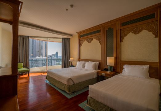 Long Beach Garden Hotel & Pavilions Hotel Overview