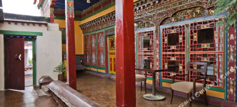拉萨尧西平康古建大院图片