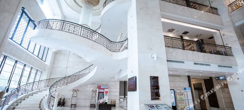 兴义富康国际酒店(桔山广场梦乐城购物中心店)图片