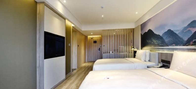 长沙省政府地铁站亚朵酒店图片