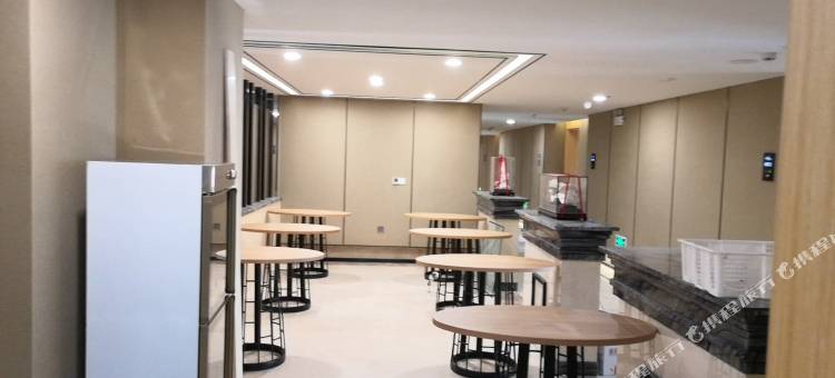 拉萨雅阁丽景酒店(罗布林卡店)图片