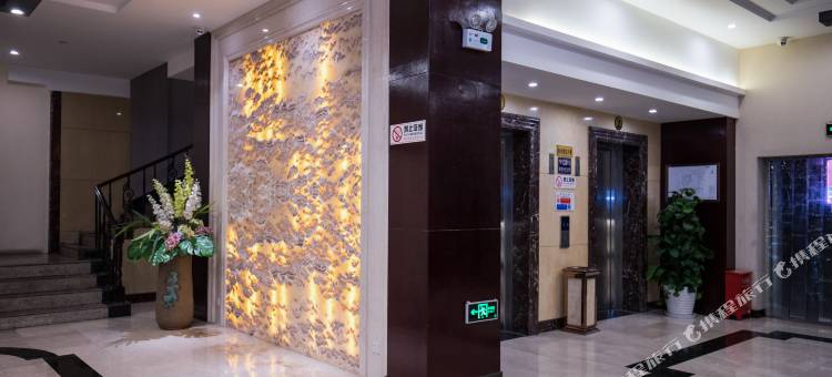 金泉商务酒店(延安医院昆明南屏街店)图片