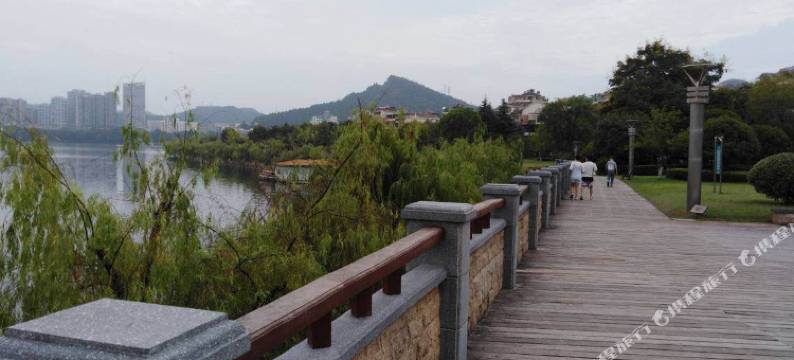 常春藤湖景酒店 (千岛湖景区广场银泰城店)图片