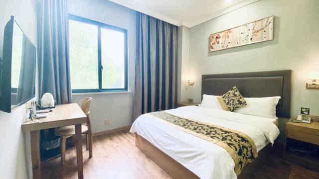 富苑酒店(双柏路地铁站店)