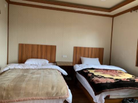 新龙措卡湖休闲山庄图片