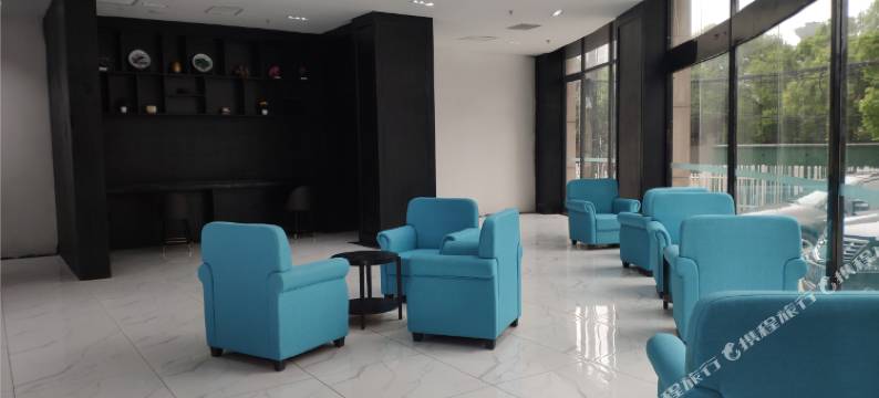 轻雅酒店(南昌青山湖地铁站店)图片