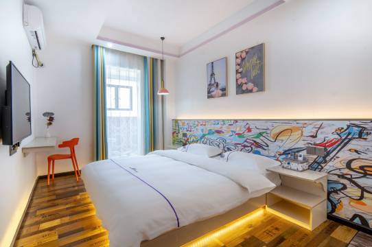 凯里锁爱艺术公寓