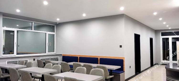 华驿精选酒店(沧州火车站第三中学店)图片