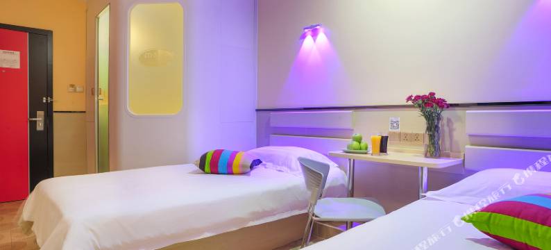 M家社区酒店(上海周浦小上海步行街店)图片