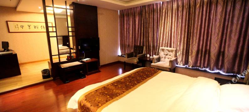 安义蔚蓝大酒店图片