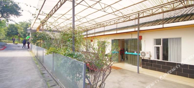 峨眉山福来居图片