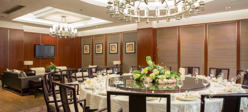 成都X阆中酒店(成都火车东站迎晖路地铁站店)图片