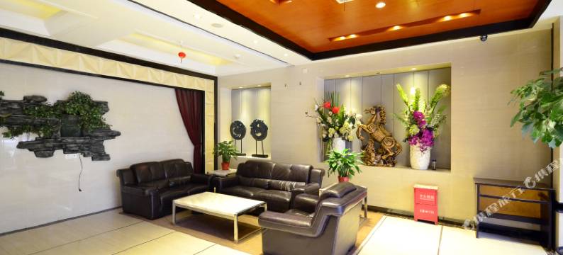 V9连锁酒店(武汉汉口火车站复兴村店)图片