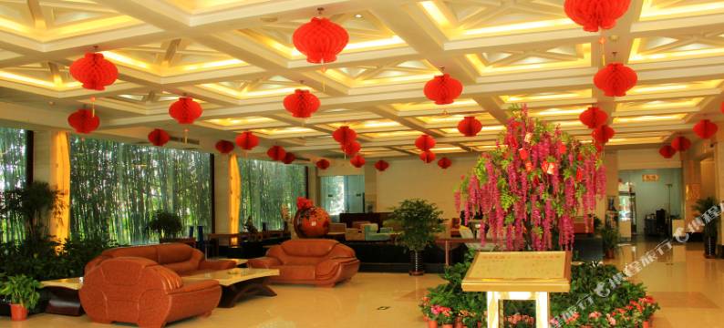 南召丹霞大酒店(万德隆购物中心店)图片