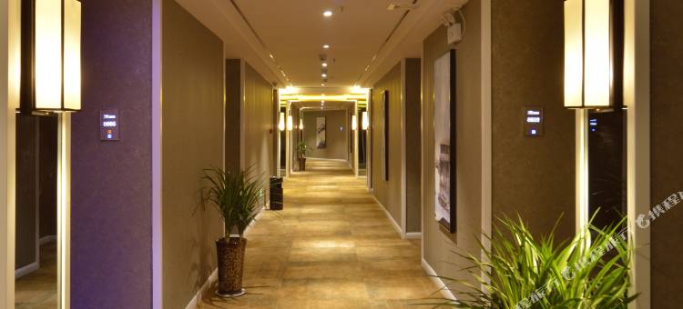 艺龙瑞云酒店(郑州国香茶城郎庄地铁站店)图片
