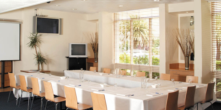 Alexander Motor Inn & Apartments Hotel Overview