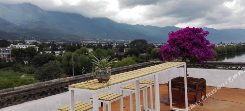 大理诗和远方的家客栈图片